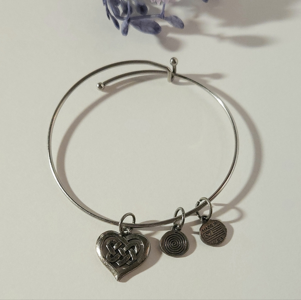 Clea Ray Silver Plated Heart Love Knot Charm Bracelet Adjustable Bracelet